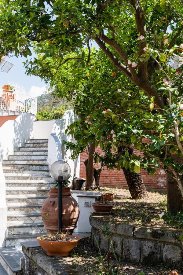 Villa Francesca Relais ピアーノ・ディ・ソッレント エクステリア 写真